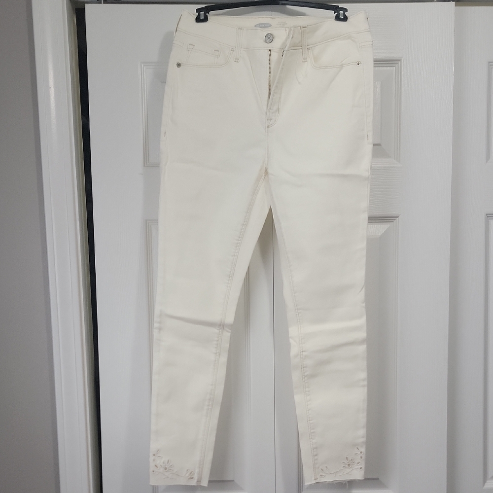 Old Navy Women's Off-White Skinny Jeans